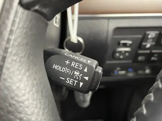 トヨタ ランドクルーザー ZX 千葉県 2018(平30)年 4万km ホワイトパールクリスタルシャイン 禁煙車/メーカーナビ/・CD/DVD/BD/BT/フルセグ/AUX/プレミアムサウンドシステム/プリクラッシュセーフティ/レーンディパーチャーアラート/ブラインドスポットモニター/サンルーフ/レザーシート/前後席シートヒーター/前席シートベンチレーション/クールBOX/Fモデリスタエアロ/コーナーセンサー/ステアリングヒーター/電動リヤゲート/AC100V電源/LEDヘッドライト/オートハイビーム/ビルトインETC/ワイヤレス充電/センターデフロック/純正20インチアルミホイール