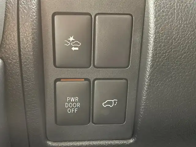 トヨタ ランドクルーザー ZX 千葉県 2018(平30)年 4万km ホワイトパールクリスタルシャイン 禁煙車/メーカーナビ/・CD/DVD/BD/BT/フルセグ/AUX/プレミアムサウンドシステム/プリクラッシュセーフティ/レーンディパーチャーアラート/ブラインドスポットモニター/サンルーフ/レザーシート/前後席シートヒーター/前席シートベンチレーション/クールBOX/Fモデリスタエアロ/コーナーセンサー/ステアリングヒーター/電動リヤゲート/AC100V電源/LEDヘッドライト/オートハイビーム/ビルトインETC/ワイヤレス充電/センターデフロック/純正20インチアルミホイール