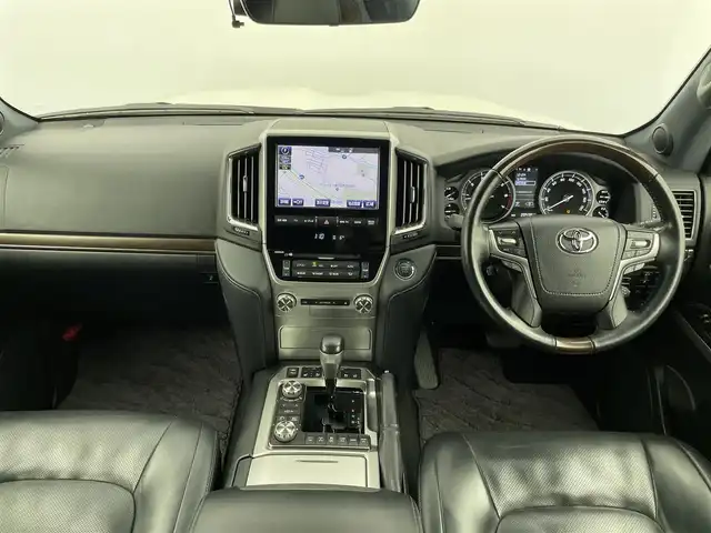 トヨタ ランドクルーザー ZX 千葉県 2018(平30)年 4万km ホワイトパールクリスタルシャイン 禁煙車/メーカーナビ/・CD/DVD/BD/BT/フルセグ/AUX/プレミアムサウンドシステム/プリクラッシュセーフティ/レーンディパーチャーアラート/ブラインドスポットモニター/サンルーフ/レザーシート/前後席シートヒーター/前席シートベンチレーション/クールBOX/Fモデリスタエアロ/コーナーセンサー/ステアリングヒーター/電動リヤゲート/AC100V電源/LEDヘッドライト/オートハイビーム/ビルトインETC/ワイヤレス充電/センターデフロック/純正20インチアルミホイール