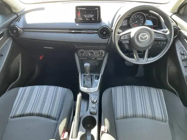 マツダ マツダ２ 15C 滋賀県 2020(令2)年 5.9万km アークティックホワイト 純正ナビ/USB/Bluetooth/AUX/バックカメラ/ETC/アイドリングストップ/プッシュスタート/スマートキー/フロアマット/LEDヘッドライト/衝突軽減ブレーキ/オートハイビーム/コーナーセンサー