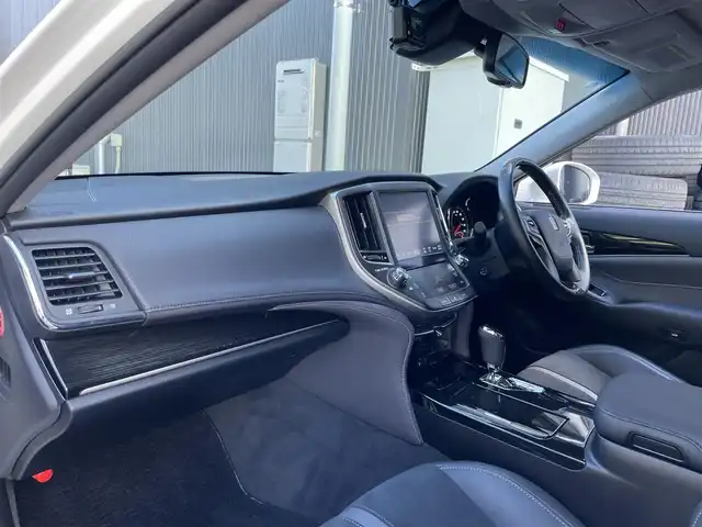 トヨタ クラウン ハイブリッド アスリートSJ-フロンティアLTD 滋賀県 2018(平30)年 3.2万km ホワイトパールクリスタルシャイン 純正8型ナビ/【Bluetooth/CD/DVD/USB/フルセグ】/社外エアロ/社外ガナドール4本だしマフラー/ハーフレザーシート/パワーシート/シートヒーター/ステアリングヒーター/純正１８AW/LEDヘッドライト/追従クルーズコントロール/前後ソナー/ビルトインETC/前後ドライブレコーダー/バックカメラ/スマートキー