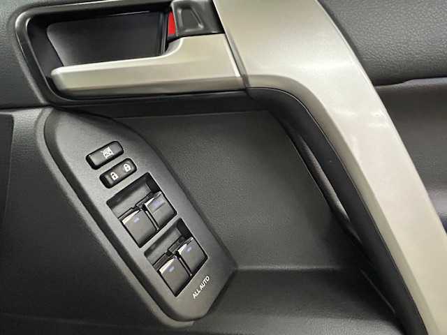 トヨタ ランドクルーザー プラド TX Lパッケージ ブラックED 道央・札幌 2020(令2)年 6.5万km ホワイトパールクリスタルシャイン 【2503052113】/トヨタセーフティセンス/黒革レザーシート/純正ナビ/フルセグＴＶ/Ｂｌｕｅｔｏｏｔｈ/バックカメラ/レーダークルーズコントロール/前後ドライブレコーダー/純正１８インチアルミホイール/前席パワーシート/前席エアシート/ＬＥＤヘッドライト/ルーフレール/ビルトインＥＴＣ/レーン逸脱防止