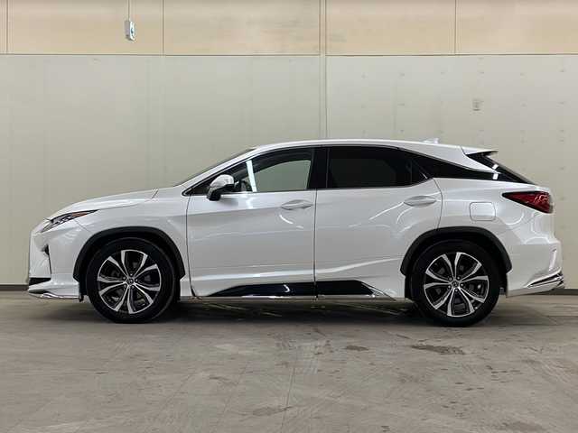 レクサス ＲＸ 300 バージョンL 道央・札幌 2018(平30)年 5.6万km ソニッククォーツ /4WD//純正ナビ/（CD/DVD/BD/BT/SD/ラジオ/フルセグ）//純正エンジンスターター//ヘッドアップディスプレイ//クルーズコントロール//衝突被害軽減システム//横滑り防止機能//アイドリングストップ//ハンドルヒーター//シートヒーター（運転席・助手席）//エアシート（運転席・助手席）//ビルトインETC2.0//前後ドライブレコーダー//オートエアコン//オートライト//オートハイビーム//AW付き冬タイヤあり//スペアキードアバイザー