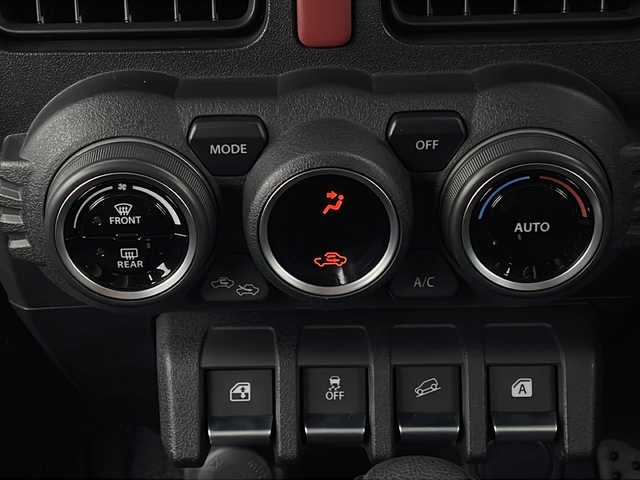 スズキ ジムニー XC 新潟県 2018(平30)年 0.8万km ブリスクブルーメタリック/ブラック2トーンルーフ 4WD/社外ナビ/　　フルセグ/CD/DVD/SD/BT/クルーズコントロール/LEDオートライト/Fフォグ/シートヒーター/純正16インチアルミホイール/ステアリングスイッチ/オートエアコン/ミラーヒーター/ウィンカーミラー/電格ミラー/スマートキー