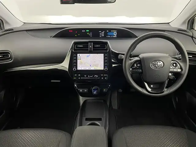 トヨタ プリウス SセーフティプラスⅡ 千葉県 2022(令4)年 4.6万km アティチュードブラックマイカ 禁煙車/トヨタセーフティーセンス/・プリクラッシュセーフティー（衝突回避支援機能）/・レーンポジショニングシスト/・レーンデパーチャーアラート（車線逸脱警報）/・オートハイビーム/・レーダークルーズコントロール/純正8型ディスプレイオーディオ/FM/AM/USB/Bluetooth/バックカメラ/LEDヘッドライト/コーナーセンサー前後/純正１５インチアルミ/ビルトインETC/純正フロアマット/スマートキー/プッシュスタート/スペアキー/取説