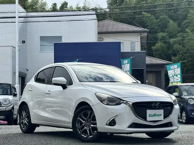 マツダ デミオ XDミストマルーン 熊本県 2018(平30)年 10.6万km スノーフレイクホワイトパールマイカ 純正メーカーナビ/【フルセグTV/Bluetooth/CD/DVD】/全方位カメラ/衝突被害軽減システム/レーダークルーズコントロール/ブラインドスポットモニター/車線逸脱警報システム/ヘッドアップディスプレイ/コーナーセンサー/パドルシフト/ウィンカーミラー/オートLEDライト/オートハイビーム/シートヒーター/革巻きステアリング/ステアリングスイッチ/純正ドライブレコーダー/ETC/プッシュスタート/スマートキー/アイドリングストップ/純正フロアマット/横滑り防止装置/盗難防止装置/取扱説明書