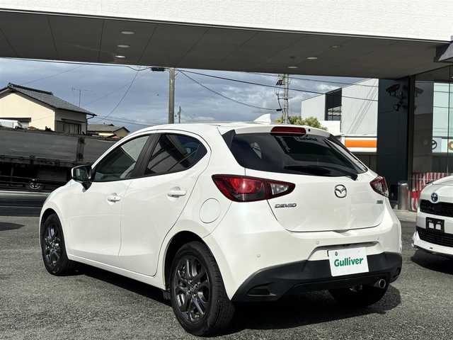 マツダ デミオ XDミストマルーン 熊本県 2018(平30)年 10.6万km スノーフレイクホワイトパールマイカ 純正メーカーナビ/【フルセグTV/Bluetooth/CD/DVD】/全方位カメラ/衝突被害軽減システム/レーダークルーズコントロール/ブラインドスポットモニター/車線逸脱警報システム/ヘッドアップディスプレイ/コーナーセンサー/パドルシフト/ウィンカーミラー/オートLEDライト/オートハイビーム/シートヒーター/革巻きステアリング/ステアリングスイッチ/純正ドライブレコーダー/ETC/プッシュスタート/スマートキー/アイドリングストップ/純正フロアマット/横滑り防止装置/盗難防止装置/取扱説明書