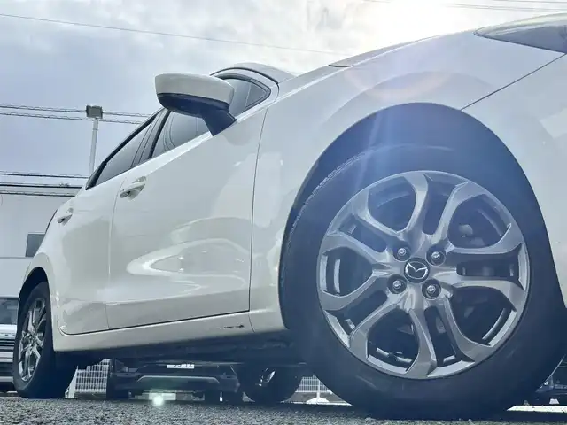 マツダ デミオ XDミストマルーン 熊本県 2018(平30)年 10.6万km スノーフレイクホワイトパールマイカ 純正メーカーナビ/【フルセグTV/Bluetooth/CD/DVD】/全方位カメラ/衝突被害軽減システム/レーダークルーズコントロール/ブラインドスポットモニター/車線逸脱警報システム/ヘッドアップディスプレイ/コーナーセンサー/パドルシフト/ウィンカーミラー/オートLEDライト/オートハイビーム/シートヒーター/革巻きステアリング/ステアリングスイッチ/純正ドライブレコーダー/ETC/プッシュスタート/スマートキー/アイドリングストップ/純正フロアマット/横滑り防止装置/盗難防止装置/取扱説明書