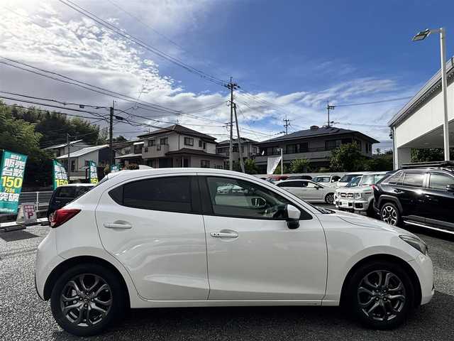 マツダ デミオ XDミストマルーン 熊本県 2018(平30)年 10.6万km スノーフレイクホワイトパールマイカ 純正メーカーナビ/【フルセグTV/Bluetooth/CD/DVD】/全方位カメラ/衝突被害軽減システム/レーダークルーズコントロール/ブラインドスポットモニター/車線逸脱警報システム/ヘッドアップディスプレイ/コーナーセンサー/パドルシフト/ウィンカーミラー/オートLEDライト/オートハイビーム/シートヒーター/革巻きステアリング/ステアリングスイッチ/純正ドライブレコーダー/ETC/プッシュスタート/スマートキー/アイドリングストップ/純正フロアマット/横滑り防止装置/盗難防止装置/取扱説明書