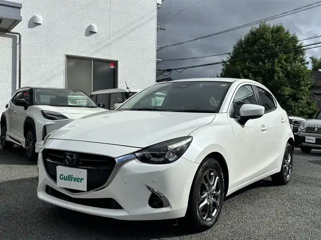 マツダ デミオ XDミストマルーン 熊本県 2018(平30)年 10.6万km スノーフレイクホワイトパールマイカ 純正メーカーナビ/【フルセグTV/Bluetooth/CD/DVD】/全方位カメラ/衝突被害軽減システム/レーダークルーズコントロール/ブラインドスポットモニター/車線逸脱警報システム/ヘッドアップディスプレイ/コーナーセンサー/パドルシフト/ウィンカーミラー/オートLEDライト/オートハイビーム/シートヒーター/革巻きステアリング/ステアリングスイッチ/純正ドライブレコーダー/ETC/プッシュスタート/スマートキー/アイドリングストップ/純正フロアマット/横滑り防止装置/盗難防止装置/取扱説明書