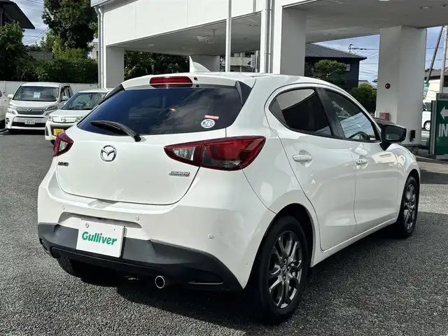 マツダ デミオ XDミストマルーン 熊本県 2018(平30)年 10.6万km スノーフレイクホワイトパールマイカ 純正メーカーナビ/【フルセグTV/Bluetooth/CD/DVD】/全方位カメラ/衝突被害軽減システム/レーダークルーズコントロール/ブラインドスポットモニター/車線逸脱警報システム/ヘッドアップディスプレイ/コーナーセンサー/パドルシフト/ウィンカーミラー/オートLEDライト/オートハイビーム/シートヒーター/革巻きステアリング/ステアリングスイッチ/純正ドライブレコーダー/ETC/プッシュスタート/スマートキー/アイドリングストップ/純正フロアマット/横滑り防止装置/盗難防止装置/取扱説明書