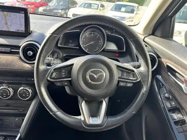 マツダ デミオ XDミストマルーン 熊本県 2018(平30)年 10.6万km スノーフレイクホワイトパールマイカ 純正メーカーナビ/【フルセグTV/Bluetooth/CD/DVD】/全方位カメラ/衝突被害軽減システム/レーダークルーズコントロール/ブラインドスポットモニター/車線逸脱警報システム/ヘッドアップディスプレイ/コーナーセンサー/パドルシフト/ウィンカーミラー/オートLEDライト/オートハイビーム/シートヒーター/革巻きステアリング/ステアリングスイッチ/純正ドライブレコーダー/ETC/プッシュスタート/スマートキー/アイドリングストップ/純正フロアマット/横滑り防止装置/盗難防止装置/取扱説明書