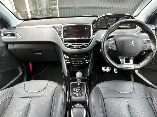 プジョー ２００８ GTライン ブラックパック 福岡県 2020(令2)年 5.1万km 青 純正ディスプレイオーディオ/Ａｐｐｌｅｃａｒｐｌａｙ/ＡｎｄｒｏｉｄＡｕｔｏ/バックカメラ/ブラックレザーシート/シートヒーター/クルーズコントロール/衝突軽減ブレーキ/ステアリングスイッチ/パーキングアシスト/オートライト/オートワイパー/純正１７インチアルミホイール/ETC