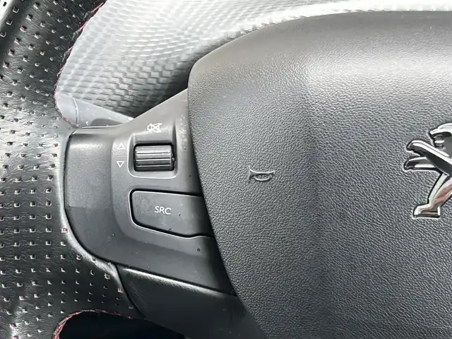 プジョー ２００８ GTライン ブラックパック 福岡県 2020(令2)年 5.1万km 青 純正ディスプレイオーディオ/Ａｐｐｌｅｃａｒｐｌａｙ/ＡｎｄｒｏｉｄＡｕｔｏ/バックカメラ/ブラックレザーシート/シートヒーター/クルーズコントロール/衝突軽減ブレーキ/ステアリングスイッチ/パーキングアシスト/オートライト/オートワイパー/純正１７インチアルミホイール/ETC