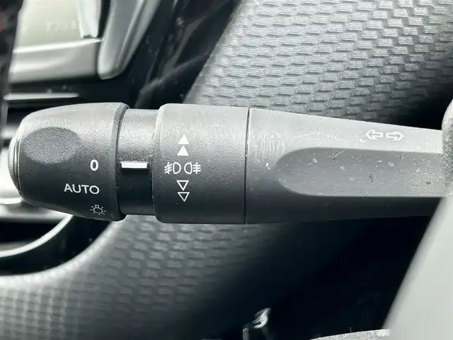 プジョー ２００８ GTライン ブラックパック 福岡県 2020(令2)年 5.1万km 青 純正ディスプレイオーディオ/Ａｐｐｌｅｃａｒｐｌａｙ/ＡｎｄｒｏｉｄＡｕｔｏ/バックカメラ/ブラックレザーシート/シートヒーター/クルーズコントロール/衝突軽減ブレーキ/ステアリングスイッチ/パーキングアシスト/オートライト/オートワイパー/純正１７インチアルミホイール/ETC