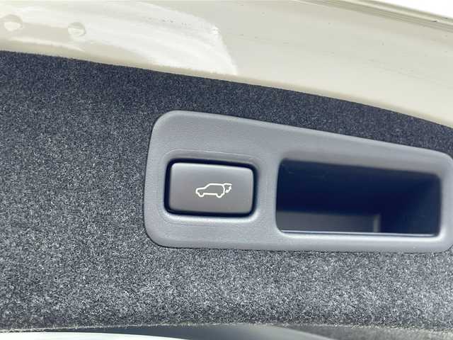 トヨタ ハリアー プレミアム スタイルノアール 静岡県 2020(令2)年 4.6万km ホワイトパールクリスタルシャイン 純正9インチナビ/地デジTV/純正CD/DVD/Bluetooth/フロント/バックカメラ/モデリスタエアロ/セーフティセンス/レーダークルーズコントロール/オートハイビーム/レーンキープアシスト/ハーフレザーシート/ビルトインETC/専用18インチAW/LEDヘッドライト/スマートキー/スペアキー/保証書/取説