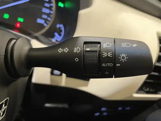 レクサス ＮＸ 300 ブラックシークエンス 熊本県 2018(平30)年 2.7万km ソニッククォーツ ・スマートキー/・プッシュスタート/・ガラスルーフ/・プリクラッシュセーフティ/・レーンデパーチャーアラート/・パーキングサポートアラート/・オートマティックハイビーム/・クルーズコントロール(追従式)/・黒レザーシート/・前席パワーシート/・全席シートヒーター /・純正メモリナビ/　【BD・Bluetooth・USB・SD・AUX・MSV】/・フルセグTV/・バックカメラ/・ETC2.0/・パワーバックドア/・LEDヘッドランプ/・LEDフォグランプ