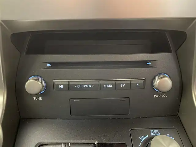 レクサス ＮＸ 300 ブラックシークエンス 熊本県 2018(平30)年 2.7万km ソニッククォーツ ・スマートキー/・プッシュスタート/・ガラスルーフ/・プリクラッシュセーフティ/・レーンデパーチャーアラート/・パーキングサポートアラート/・オートマティックハイビーム/・クルーズコントロール(追従式)/・黒レザーシート/・前席パワーシート/・全席シートヒーター /・純正メモリナビ/　【BD・Bluetooth・USB・SD・AUX・MSV】/・フルセグTV/・バックカメラ/・ETC2.0/・パワーバックドア/・LEDヘッドランプ/・LEDフォグランプ
