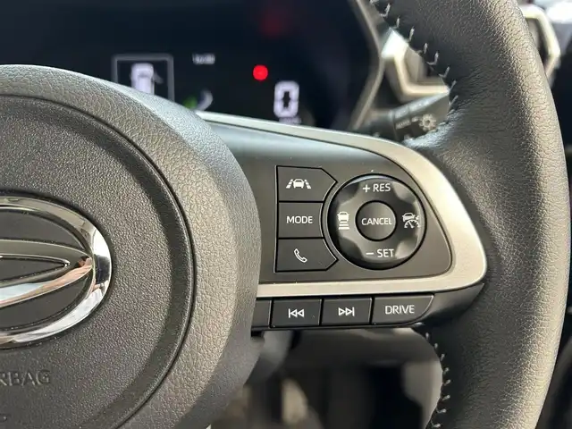 ダイハツ ロッキー プレミアム G HEV 滋賀県 2022(令4)年 1.2万km ブラックマイカメタリック 社外９型ナビ/CD/DVD/Bluetooth/フルセグTV/ETC2.0/シートヒーター/ドラレコ/クルーズコントロール/衝突軽減ブレーキ/コーナーセンサー/LEDヘッドライト/プッシュスタート/スマートキー/純正アルミホイール