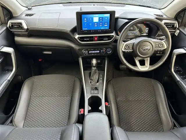 ダイハツ ロッキー プレミアム G HEV 滋賀県 2022(令4)年 1.2万km ブラックマイカメタリック 社外９型ナビ/CD/DVD/Bluetooth/フルセグTV/ETC2.0/シートヒーター/ドラレコ/クルーズコントロール/衝突軽減ブレーキ/コーナーセンサー/LEDヘッドライト/プッシュスタート/スマートキー/純正アルミホイール
