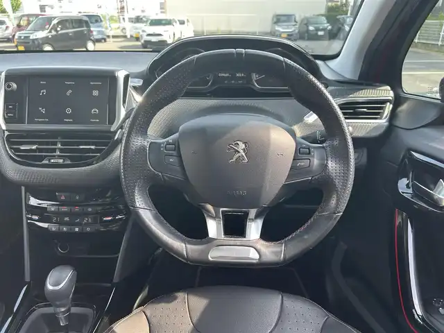プジョー ２００８ GTライン ブラックパック 愛知県 2020(令2)年 4万km 赤Ⅱ 純正ディプレイオーディオ/バックカメラ/レザーステアリング/クルーズコントロール/AUTOライト/黒革シート/シートヒーター/ガラスルーフ/ルーフレール/USB