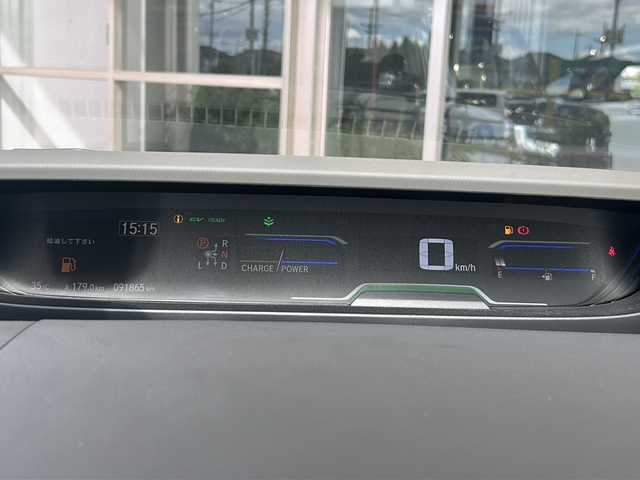 ホンダ フリード ハイブリット G ホンダセンシング 静岡県 2018(平30)年 9.2万km ホワイトオーキッドパール 【安全装備】/ホンダセンシング/アダプティブ・クルーズ・コントロール（ACC）/・作動車速域：約30km/hから100km/h間/車線維持支援システム（LKAS）/・作動車速：約65km/hから100km/h間/・ステアリング制御/衝突軽減ブレーキ（CMBS）/・歩行者検知機能/・作動車速：約80km/h未満時/・対向車車速：約30km/hから80km/h時/誤発進抑制機能（前進）/・ミリ波レーダー検知：作動車速10km/h未満/歩行者事故低減ステアリング/・作動車速10km/hから40km/h間/路外逸脱抑制機能/・作動車速：約60km/hから100km/h間/先行車発進お知らせ機能/標識認識機能/【主要装備】/純正ナビ　/フルセグ　/バックカメラ　/スマートキー　/プッシュスタート　/ＬＥＤヘッドライト　/両側パワースライドドア　/ハーフレザーシート　/ステアリングスイッチ　