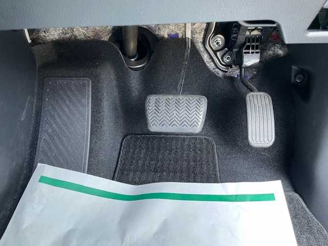 トヨタ ノア ハイブリッド S－G 大阪府 2024(令6)年 2.8万km アティチュードブラックマイカ トヨタセーフティセンス/純正10.5インチDAナビ/フルセグ/バックビューモニター/スマートキー/PUSHスタート/両側パワースライドドア/シートヒーター/LEDヘッドライト/ビルトインETC/オートライト/レーダークルーズコントロール　/ビルトイン2.0ETC