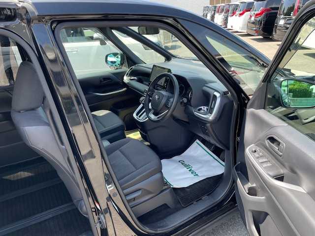 トヨタ ノア ハイブリッド S－G 大阪府 2024(令6)年 2.8万km アティチュードブラックマイカ トヨタセーフティセンス/純正10.5インチDAナビ/フルセグ/バックビューモニター/スマートキー/PUSHスタート/両側パワースライドドア/シートヒーター/LEDヘッドライト/ビルトインETC/オートライト/レーダークルーズコントロール　/ビルトイン2.0ETC