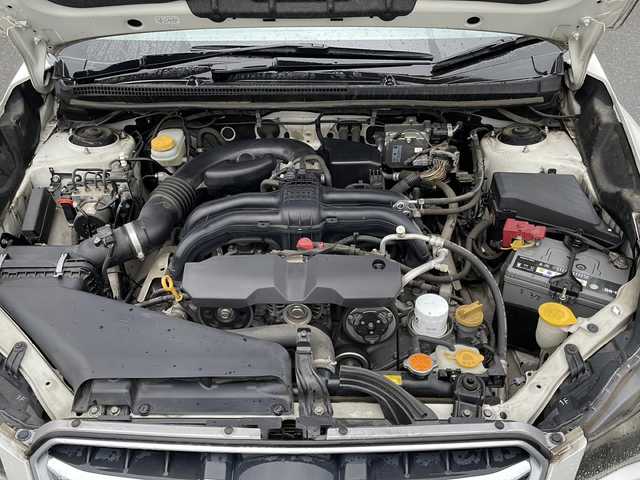スバル インプレッサ スポーツ 2．0i アイサイト 岩手県 2013(平25)年 6.4万km サテンホワイトパール アイサイトＶｅｒ２　ナビ　バックカメラ　Ｂｌｕｅｔｏｏｔｈ　ＣＤ　ＤＶＤ　フルセグ　ＥＴＣ　ドラレコ　１７インチアルミホイール　純正フロアマット　ＨＩＤオートライト　スマートキー　アイドリングストップ