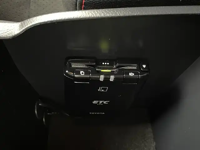 トヨタ ハイラックス Z GRスポーツ 群馬県 2022(令4)年 0.8万km スーパーホワイトⅡ 純正ベッドライナー/ハードトノカバー/＝＝＝＝＝/純正8インチディスプレイオーディオ/・AM/FM/Bluetooth/USB/AppleCarPlay/AndroidAuto/・パノラミックビューモニター/＝＝＝＝＝/純正８インチディスプレイオーディオ　パノラミックビューモニター　純正ベッドライナー　ハードトノカバー　前後ドライブレコーダー　ＥＴＣ　衝突軽減ブレーキ　追従クルーズコントロール　スマートキー　禁煙車