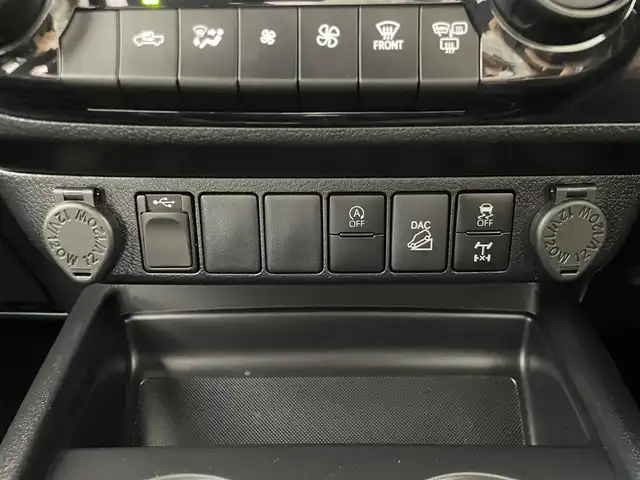 トヨタ ハイラックス Z GRスポーツ 群馬県 2022(令4)年 0.8万km スーパーホワイトⅡ 純正ベッドライナー/ハードトノカバー/＝＝＝＝＝/純正8インチディスプレイオーディオ/・AM/FM/Bluetooth/USB/AppleCarPlay/AndroidAuto/・パノラミックビューモニター/＝＝＝＝＝/純正８インチディスプレイオーディオ　パノラミックビューモニター　純正ベッドライナー　ハードトノカバー　前後ドライブレコーダー　ＥＴＣ　衝突軽減ブレーキ　追従クルーズコントロール　スマートキー　禁煙車