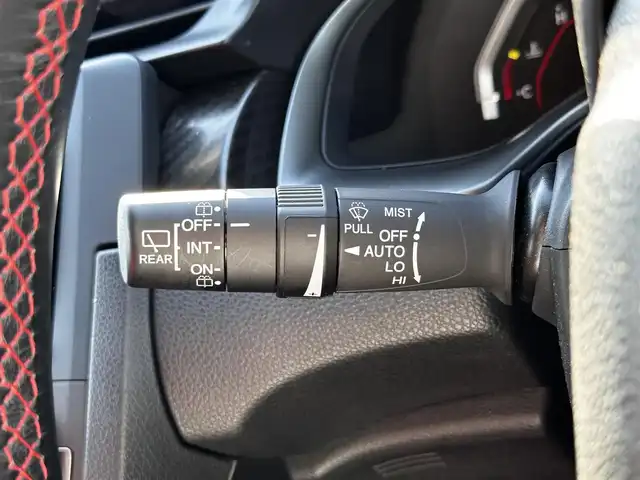ホンダ シビック タイプR 宮城県 2018(平30)年 4.8万km チャンピオンシップホワイト 純正ナビ（VXM-185VFi）/・CD/DVD/・Bluetooth/・フルセグTV/バックカメラ/ビルトインETC/ドライブレコーダー/革巻きステアリング/クルーズコントロール/ステアリングスイッチ/電動パーキングブレーキ/ブレーキホールド/LEDヘッドランプ/フォグランプ/オートライト/スマートキー＆プッシュスタート/電動格納ミラー/RAYS18インチAW/純正フロアマット/W/サイド/カーテンエアバッグ