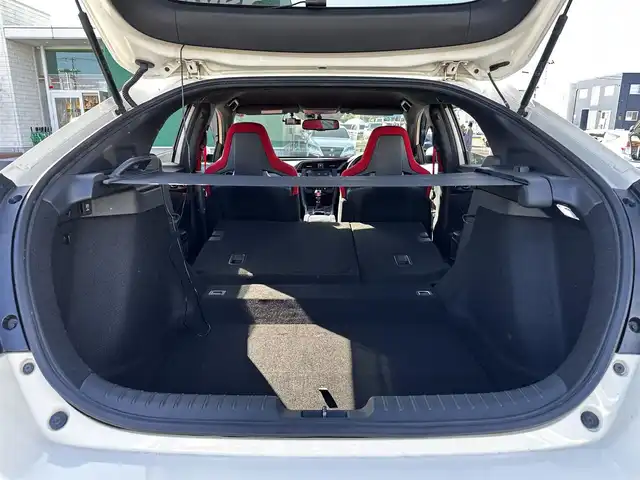 ホンダ シビック タイプR 宮城県 2018(平30)年 4.8万km チャンピオンシップホワイト 純正ナビ（VXM-185VFi）/・CD/DVD/・Bluetooth/・フルセグTV/バックカメラ/ビルトインETC/ドライブレコーダー/革巻きステアリング/クルーズコントロール/ステアリングスイッチ/電動パーキングブレーキ/ブレーキホールド/LEDヘッドランプ/フォグランプ/オートライト/スマートキー＆プッシュスタート/電動格納ミラー/RAYS18インチAW/純正フロアマット/W/サイド/カーテンエアバッグ