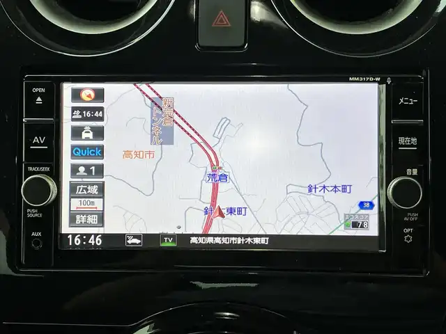 日産 ノート X 高知県 2017(平29)年 11.3万km スーパーブラック 純正ナビ/ETC/Bluetooth接続/ドライブレコーダー/バックカメラ/スマートキー/プッシュスタート/AAC/純正フロアマット/コーナーセンサー/レーンキープアシスト/横滑り防止装置/盗難防止装置/衝突被害軽減システム/運転席＋助手席エアバッグ
