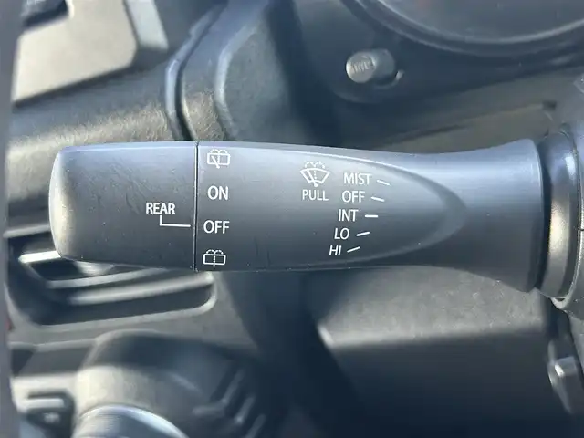 スズキ ジムニー シエラ JC 岡山県 2019(令1)年 6万km ジャングルグリーン 登録時走行距離59289km/ワンオーナー/社外ナビ/フルセグTV(AM.FM.CD.DVD.TV.BT)/バックカメラ/ETC/D/N席シートヒーター/衝突軽減ブレーキ/レーダークルーズコントロール/レーンキープアシスト/ダウンヒルアシストコントロール/横滑り防止装置/USB入力端子/オートライト/15インチ純正AW/オープンカントリーATタイヤ/純正フロアマット/純正OPフロントグリル/ルーフキャリア