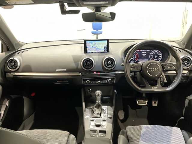 アウディ Ａ３ SB 2.0TFSIクワトロ スポーツ 新潟県 2018(平30)年 4万km モンスーングレーメタリック Sラインパッケージ/・LED ヘッドライト/・LEDリヤダイナミックターンインディケーター/・Audiバーチャルコックピット/・スポーツバンパー/・S lineスポーツサスペンション/ナビゲーションパッケージ/・MMI ナビゲーションシステム/・TVチューナー/・スマートフォンインターフェイス/・アウディサウンドシステム/コンビニエンスパッケージ/・デラックスオートマチックエアコンディショナー/・アドバンストキー/・アウディパーキングシステム/・リヤビューカメラ/アダプティブクルーズコントロール/パーキングアシスト/ETC/ドライブレコーダー/シートヒーター