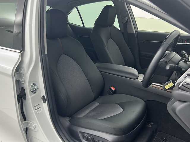 トヨタ カムリ G 福島県 2019(平31)年 3.4万km プラチナホワイトパールマイカ /Toyota Safety Sense/・プリクラッシュセーフティ/・レーントレーシングアシスト/・レーダークルーズコントロール/・オートマチックハイビーム/・クリアランスソナー//社外7インチナビ/・BT.CD.DVD.SD/・フルセグTV//バックカメラ//ビルトインETC//LEDヘッドライト//LEDフォグライト//ステアリングスイッチ//プッシュスタート//スマートキー×2//電動パーキングブレーキ//純正フロアマット//純正18インチAW//電動格納ミラー