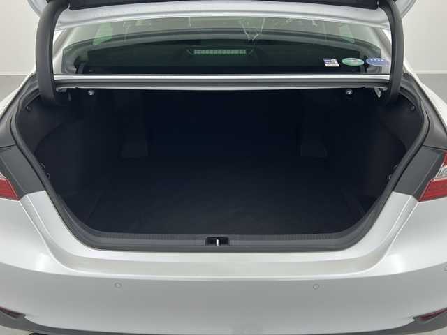 トヨタ カムリ G 福島県 2019(平31)年 3.4万km プラチナホワイトパールマイカ /Toyota Safety Sense/・プリクラッシュセーフティ/・レーントレーシングアシスト/・レーダークルーズコントロール/・オートマチックハイビーム/・クリアランスソナー//社外7インチナビ/・BT.CD.DVD.SD/・フルセグTV//バックカメラ//ビルトインETC//LEDヘッドライト//LEDフォグライト//ステアリングスイッチ//プッシュスタート//スマートキー×2//電動パーキングブレーキ//純正フロアマット//純正18インチAW//電動格納ミラー