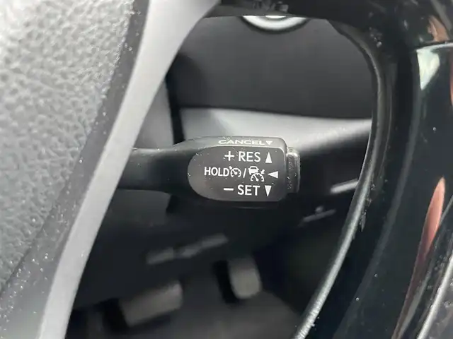 トヨタ Ｃ－ＨＲ G 愛知県 2017(平29)年 8.7万km メタルストリームM TRDフルエアロ車/・イクリプスメモリーナビ/・フルセグテレビ/・CD/DVD再生機能/・ミュージックサーバー(SD録音)/・Bluetooth/USB接続機能/・バックカメラ/・ETC/・ドライブレコーダー/・合成皮革シート/・シートヒーター(運転席・助手席）/・純正18インチアルミホイール/・純正LEDヘッドライト/・オートマチックハイビーム/・衝突軽減ブレーキ/・レーンキープアシスト/・ブラインドスポットモニター/・電動パーキングブレーキ/・ブレーキホールド/・アダプティブクルーズコントロール/・TRDプッシュスタート/・カーメイトドリンクホルダー