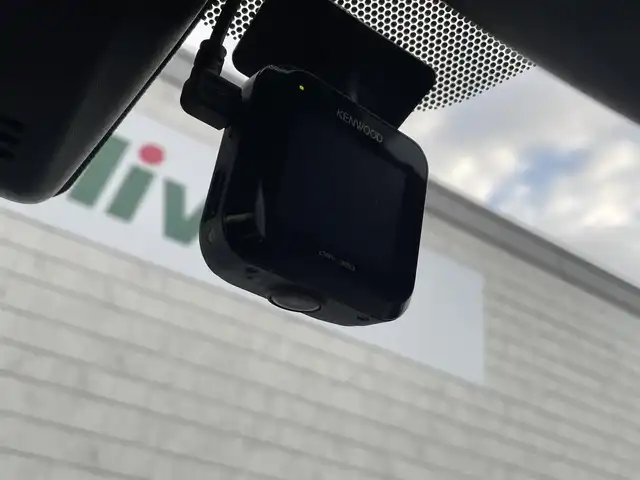 トヨタ Ｃ－ＨＲ G 愛知県 2017(平29)年 8.7万km メタルストリームM TRDフルエアロ車/・イクリプスメモリーナビ/・フルセグテレビ/・CD/DVD再生機能/・ミュージックサーバー(SD録音)/・Bluetooth/USB接続機能/・バックカメラ/・ETC/・ドライブレコーダー/・合成皮革シート/・シートヒーター(運転席・助手席）/・純正18インチアルミホイール/・純正LEDヘッドライト/・オートマチックハイビーム/・衝突軽減ブレーキ/・レーンキープアシスト/・ブラインドスポットモニター/・電動パーキングブレーキ/・ブレーキホールド/・アダプティブクルーズコントロール/・TRDプッシュスタート/・カーメイトドリンクホルダー