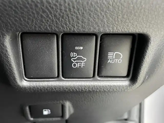 トヨタ Ｃ－ＨＲ G 愛知県 2017(平29)年 8.7万km メタルストリームM TRDフルエアロ車/・イクリプスメモリーナビ/・フルセグテレビ/・CD/DVD再生機能/・ミュージックサーバー(SD録音)/・Bluetooth/USB接続機能/・バックカメラ/・ETC/・ドライブレコーダー/・合成皮革シート/・シートヒーター(運転席・助手席）/・純正18インチアルミホイール/・純正LEDヘッドライト/・オートマチックハイビーム/・衝突軽減ブレーキ/・レーンキープアシスト/・ブラインドスポットモニター/・電動パーキングブレーキ/・ブレーキホールド/・アダプティブクルーズコントロール/・TRDプッシュスタート/・カーメイトドリンクホルダー