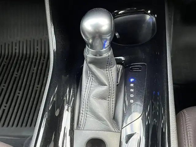 トヨタ Ｃ－ＨＲ G 愛知県 2017(平29)年 8.7万km メタルストリームM TRDフルエアロ車/・イクリプスメモリーナビ/・フルセグテレビ/・CD/DVD再生機能/・ミュージックサーバー(SD録音)/・Bluetooth/USB接続機能/・バックカメラ/・ETC/・ドライブレコーダー/・合成皮革シート/・シートヒーター(運転席・助手席）/・純正18インチアルミホイール/・純正LEDヘッドライト/・オートマチックハイビーム/・衝突軽減ブレーキ/・レーンキープアシスト/・ブラインドスポットモニター/・電動パーキングブレーキ/・ブレーキホールド/・アダプティブクルーズコントロール/・TRDプッシュスタート/・カーメイトドリンクホルダー