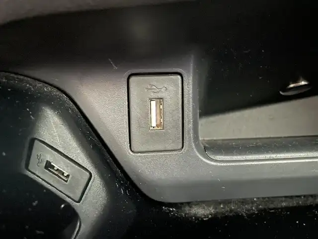 トヨタ Ｃ－ＨＲ G 愛知県 2017(平29)年 8.7万km メタルストリームM TRDフルエアロ車/・イクリプスメモリーナビ/・フルセグテレビ/・CD/DVD再生機能/・ミュージックサーバー(SD録音)/・Bluetooth/USB接続機能/・バックカメラ/・ETC/・ドライブレコーダー/・合成皮革シート/・シートヒーター(運転席・助手席）/・純正18インチアルミホイール/・純正LEDヘッドライト/・オートマチックハイビーム/・衝突軽減ブレーキ/・レーンキープアシスト/・ブラインドスポットモニター/・電動パーキングブレーキ/・ブレーキホールド/・アダプティブクルーズコントロール/・TRDプッシュスタート/・カーメイトドリンクホルダー