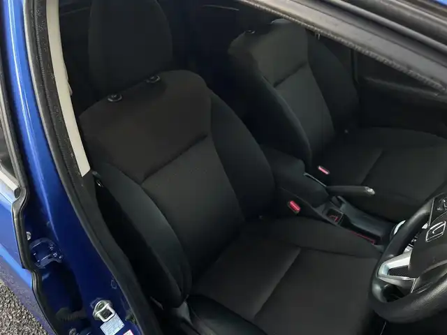 ホンダ フィット ハイブリット Fパッケージ 大分県 2016(平28)年 10.9万km ブリリアントスポーティブルーメタリック2トーン 〇純正メモリーナビ（VXM-164CSi）/　CD/DVD/BT/ワンセグ/ラジオ/〇バックカメラ/〇社外サイドカメラ/〇ETC/〇スマートキー/〇エンジンプッシュスタート/〇ステアリングスイッチ/〇ウインカーミラー/〇フロアマット/〇ドアバイザー/〇プライバシーガラス/〇ヘッドライトレベライザー/〇取扱説明書/〇スペアキー