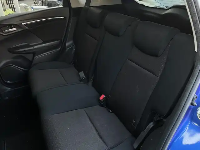 ホンダ フィット ハイブリット Fパッケージ 大分県 2016(平28)年 10.9万km ブリリアントスポーティブルーメタリック2トーン 〇純正メモリーナビ（VXM-164CSi）/　CD/DVD/BT/ワンセグ/ラジオ/〇バックカメラ/〇社外サイドカメラ/〇ETC/〇スマートキー/〇エンジンプッシュスタート/〇ステアリングスイッチ/〇ウインカーミラー/〇フロアマット/〇ドアバイザー/〇プライバシーガラス/〇ヘッドライトレベライザー/〇取扱説明書/〇スペアキー