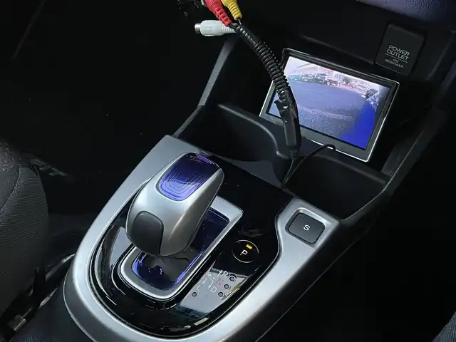 ホンダ フィット ハイブリット Fパッケージ 大分県 2016(平28)年 10.9万km ブリリアントスポーティブルーメタリック2トーン 〇純正メモリーナビ（VXM-164CSi）/　CD/DVD/BT/ワンセグ/ラジオ/〇バックカメラ/〇社外サイドカメラ/〇ETC/〇スマートキー/〇エンジンプッシュスタート/〇ステアリングスイッチ/〇ウインカーミラー/〇フロアマット/〇ドアバイザー/〇プライバシーガラス/〇ヘッドライトレベライザー/〇取扱説明書/〇スペアキー