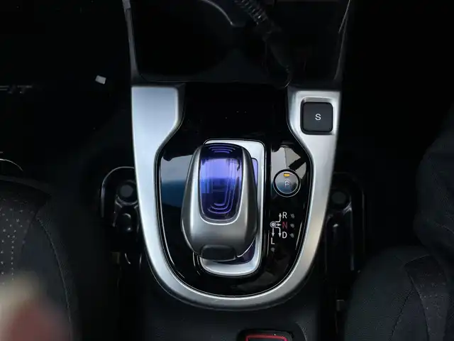 ホンダ フィット ハイブリット Fパッケージ 大分県 2016(平28)年 10.9万km ブリリアントスポーティブルーメタリック2トーン 〇純正メモリーナビ（VXM-164CSi）/　CD/DVD/BT/ワンセグ/ラジオ/〇バックカメラ/〇社外サイドカメラ/〇ETC/〇スマートキー/〇エンジンプッシュスタート/〇ステアリングスイッチ/〇ウインカーミラー/〇フロアマット/〇ドアバイザー/〇プライバシーガラス/〇ヘッドライトレベライザー/〇取扱説明書/〇スペアキー