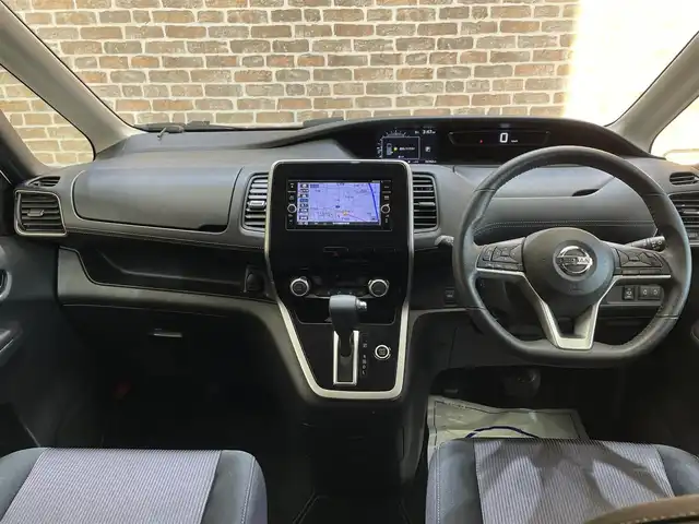 日産 セレナ ハイウェイスターVセレクションⅡ 岩手県 2018(平30)年 5.5万km ブリリアントホワイトパール ワンオーナー/４WD/ハンズフリーオートスライドドア/エマージェンシーブレーキ/車線逸脱警報/クルーズコントロール/オートハイビーム/横滑り防止装置/アイドリングストップ/リヤオートエアコン/ロールサンシェード/純正ナビ/ステアリングスイッチ/フルセグTV/バックカメラ/エンジンスターター/スペアキーあり/純正１５インチアルミホイール/純正フロアマット