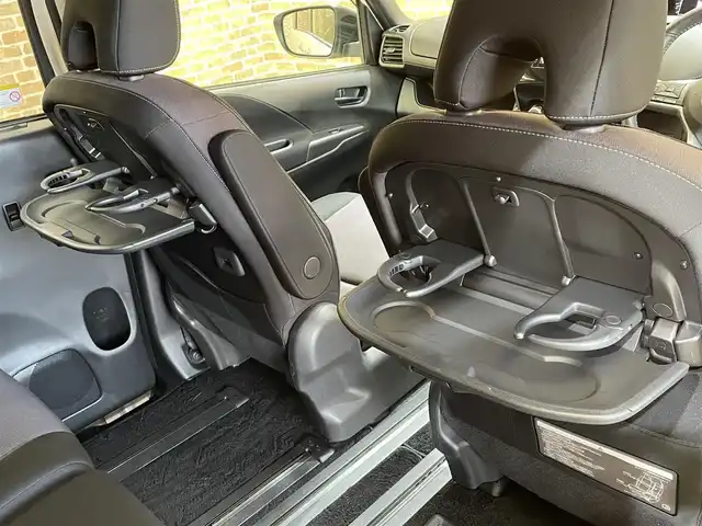 日産 セレナ ハイウェイスターVセレクションⅡ 岩手県 2018(平30)年 5.5万km ブリリアントホワイトパール ワンオーナー/４WD/ハンズフリーオートスライドドア/エマージェンシーブレーキ/車線逸脱警報/クルーズコントロール/オートハイビーム/横滑り防止装置/アイドリングストップ/リヤオートエアコン/ロールサンシェード/純正ナビ/ステアリングスイッチ/フルセグTV/バックカメラ/エンジンスターター/スペアキーあり/純正１５インチアルミホイール/純正フロアマット