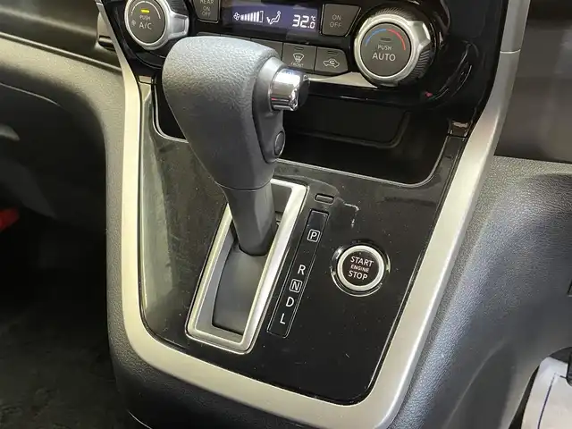 日産 セレナ ハイウェイスターVセレクションⅡ 岩手県 2018(平30)年 5.5万km ブリリアントホワイトパール ワンオーナー/４WD/ハンズフリーオートスライドドア/エマージェンシーブレーキ/車線逸脱警報/クルーズコントロール/オートハイビーム/横滑り防止装置/アイドリングストップ/リヤオートエアコン/ロールサンシェード/純正ナビ/ステアリングスイッチ/フルセグTV/バックカメラ/エンジンスターター/スペアキーあり/純正１５インチアルミホイール/純正フロアマット